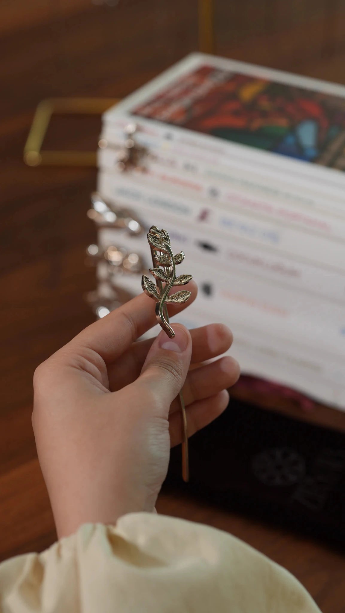 Filiz Metal Kitap Ayracı – Zarif Kitap Sever Hediyesi - zarifceconcept-3