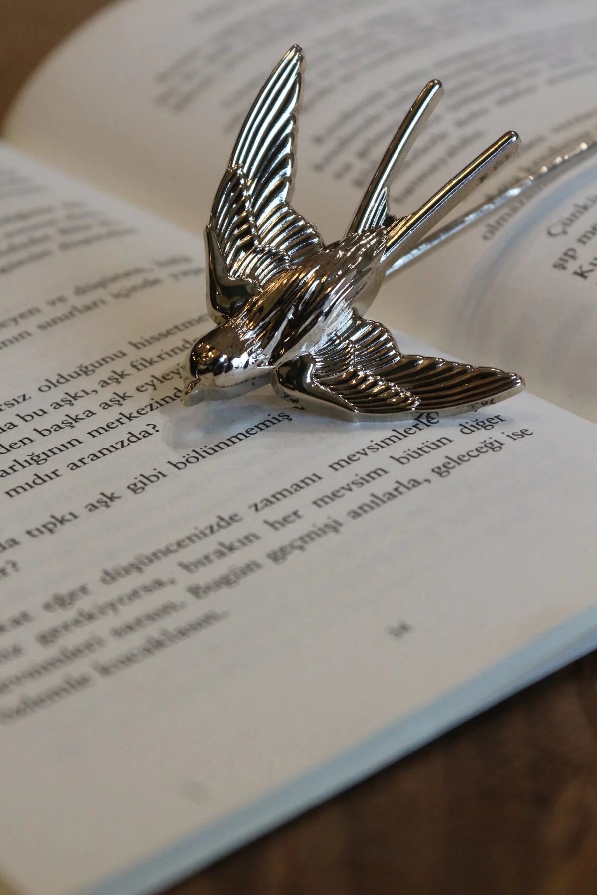 Metal Kırlangıç Kuşu Kitap Ayracı – Şık Kitap Sever Hediyesi - zarifceconcept-3
