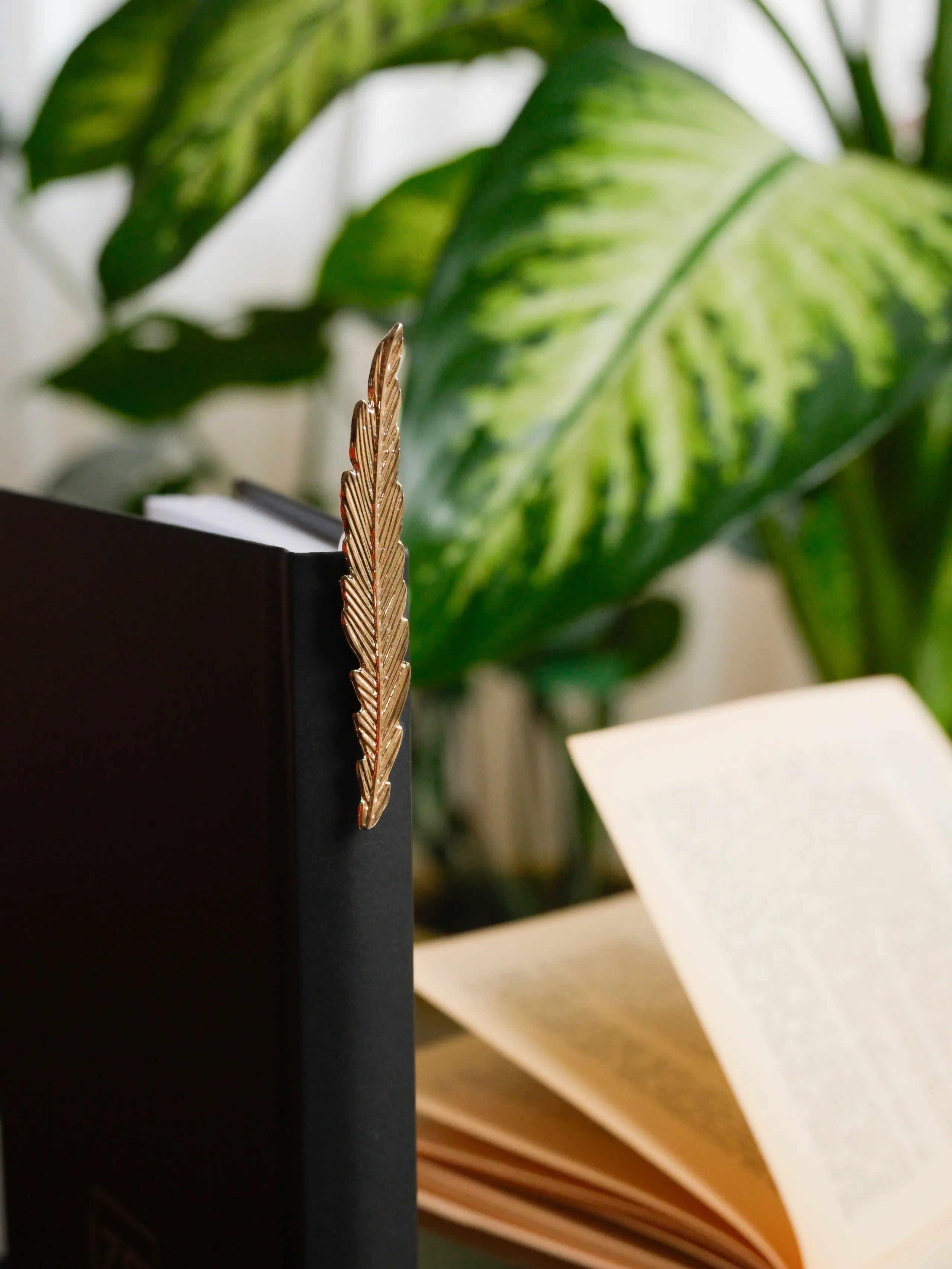 Metal kitap ayracı kuş tüyü