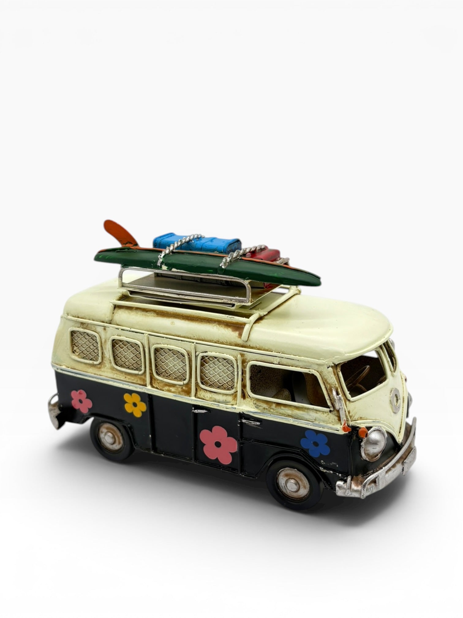 Siyah Metal Minibüs – Vintage El İşçiliği Tasarım