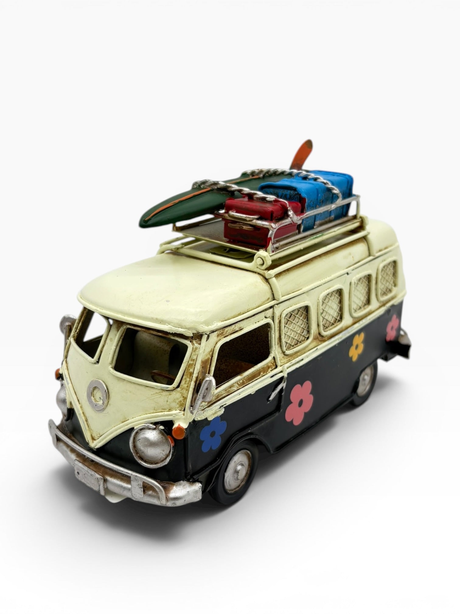 Siyah Metal Minibüs – Vintage El İşçiliği Tasarım