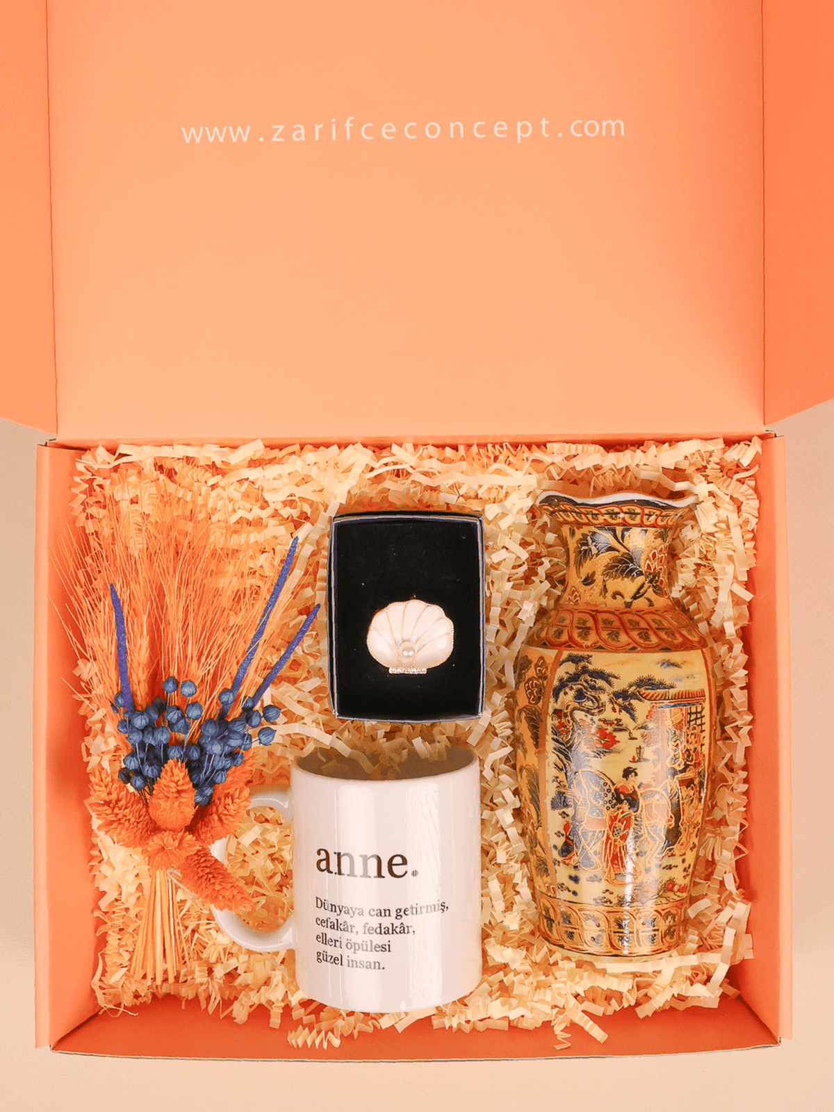 Annemin Zarafeti – Vazo ve İnci Broşlu Anneler Günü Hediye Kutusu - zarifceconcept-1